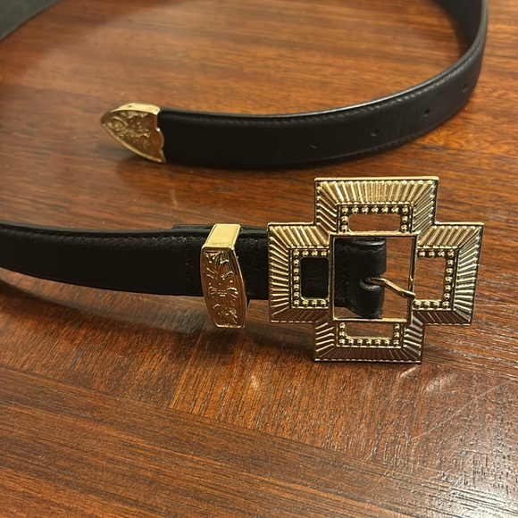 The Cross Buckle Black and Gold Leather Belt Size Small - Picture 7 of 7